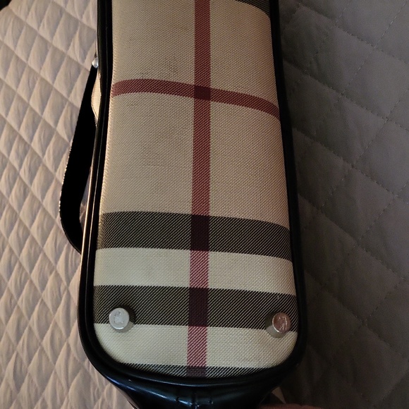 100% authentic Burberry shoulder bag fair condition. Many years left. - Picture 3 of 17